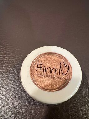 INMO Kween Bee velveteen dream shadow